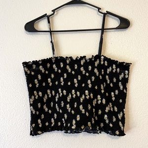 Size : XL, a thin strapped cropped shirt